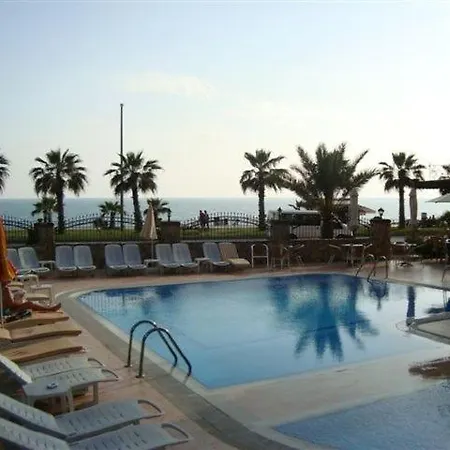 Akya Aparthotel 4*